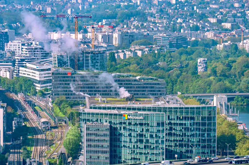 Vue aérienne des bords de Seine à Issy-les-Moulineaux