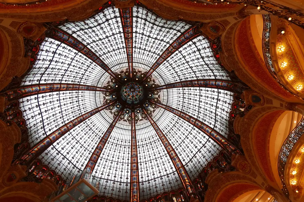 Coupole de verre d’un grand magasin parisien